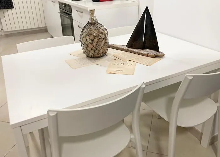 Un Mare Di Libri - * 시비타노바 마르셰